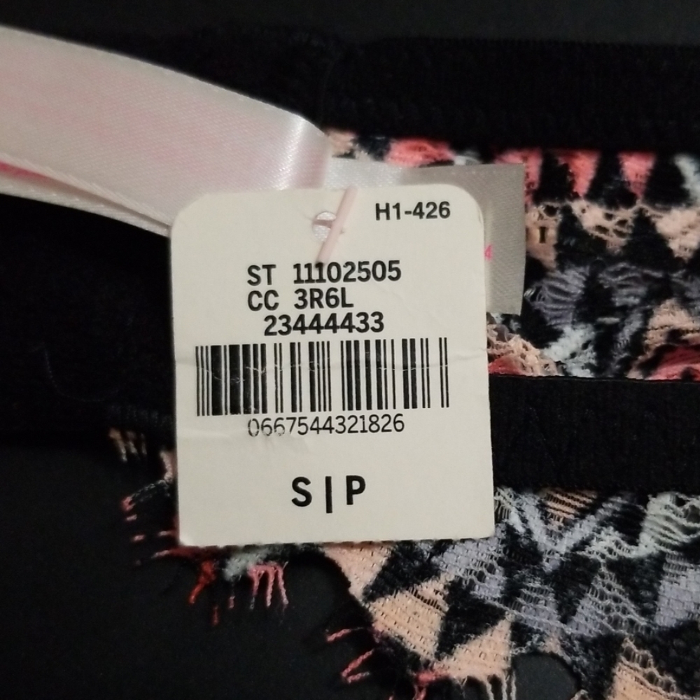 Victoria's Secret bra - Picture 3 of 3